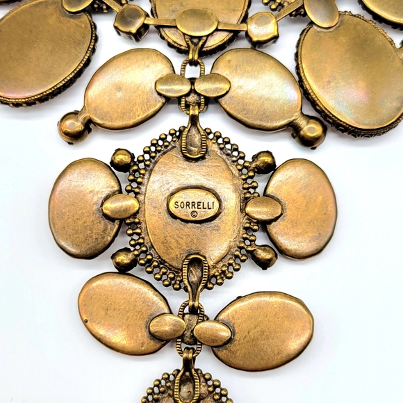 Sorrelli Rose Quartz + Aurora Borealis Swarovski Crystal Oval Statement Necklace - Picture 12 of 13